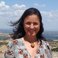 Maria de Arcelis Henriques Claudino